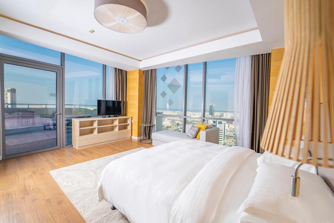 Royal Suite with Sea View High Floor