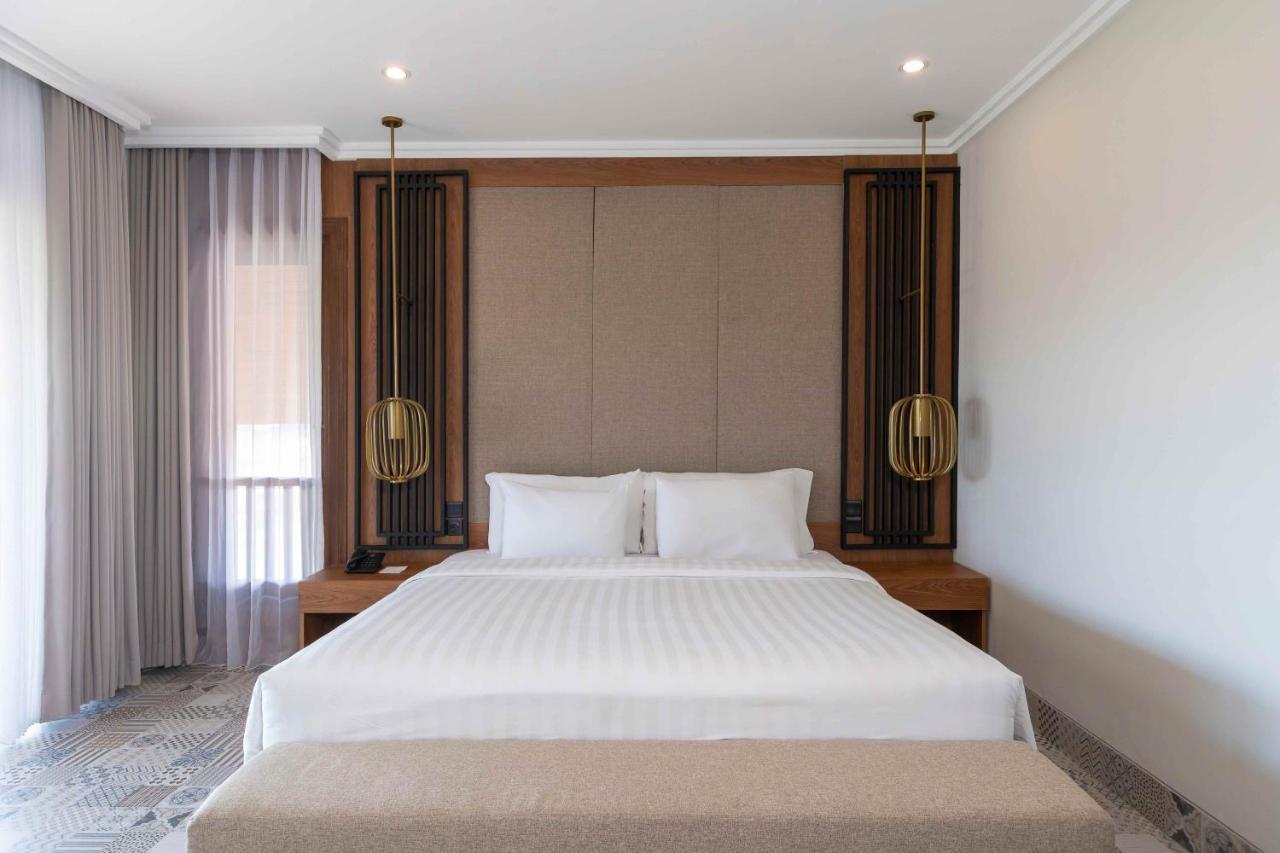Penthouse Suite,947924737:JPEG