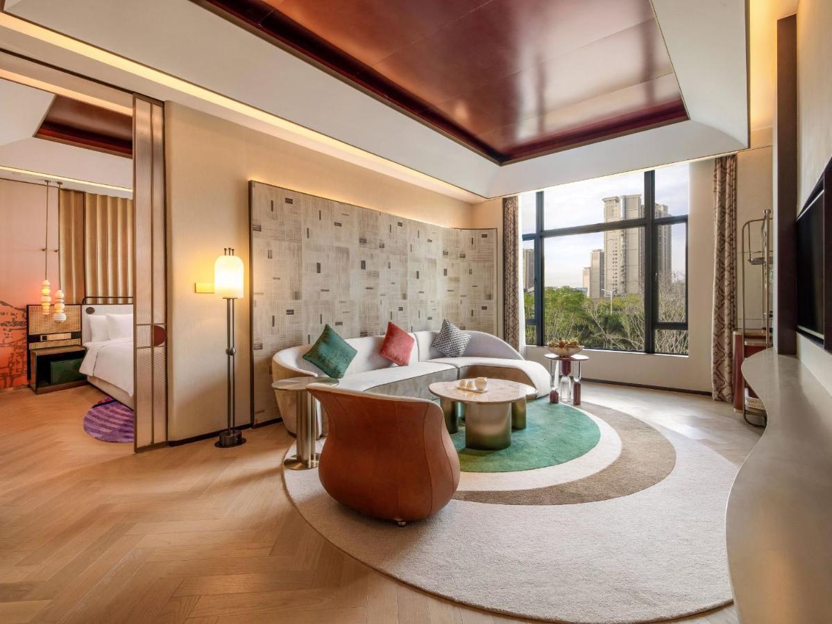 One-Bedroom Suite Lounge Access
