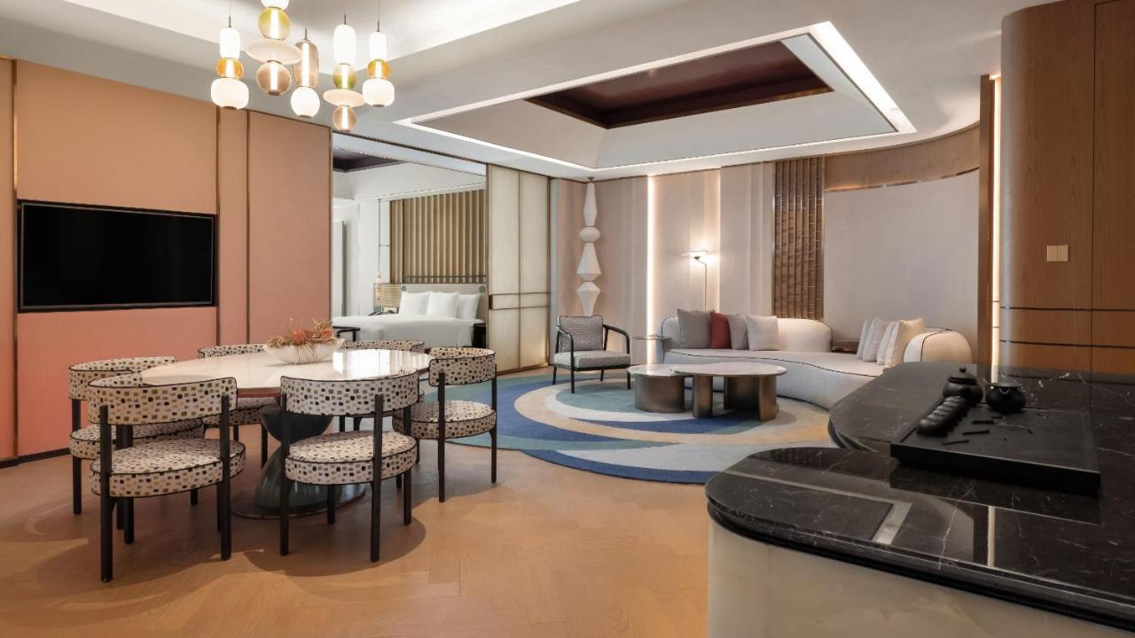 One-Bedroom King Suite