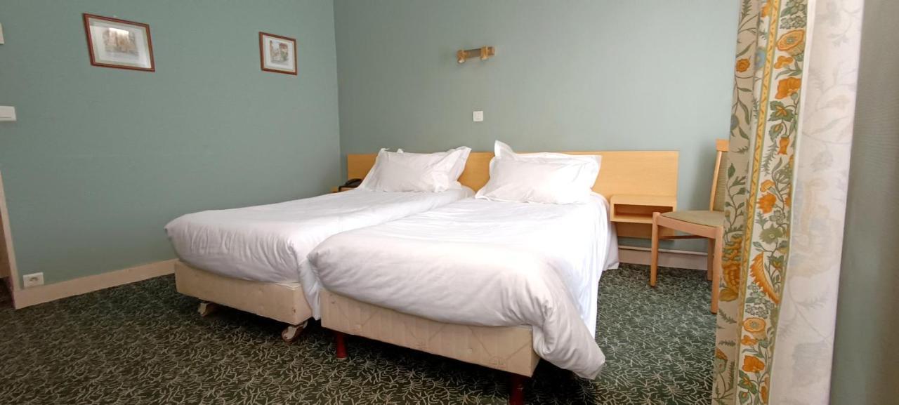Connecting rooms