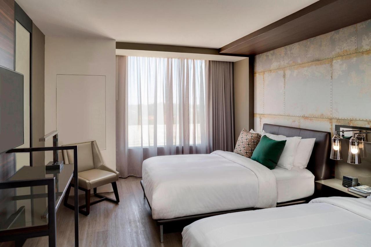Queen Room with 2 Queen Beds - Lounge Access