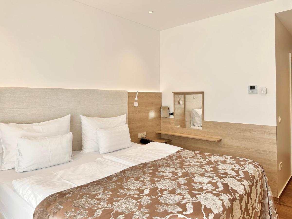 Deluxe Double or Twin Room with Balcony