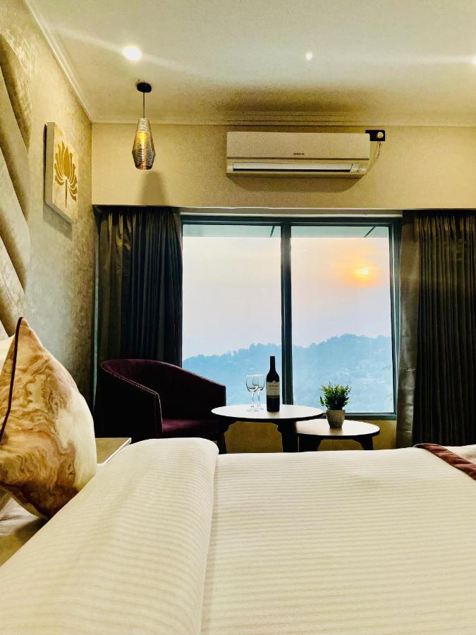 Deluxe Room with Valley View