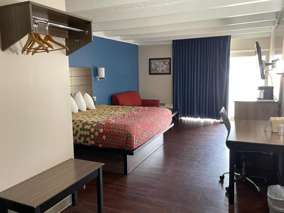King Room - Non-Smoking