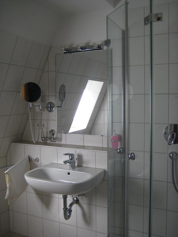 Basic Doppel-/Zweibettzimmer