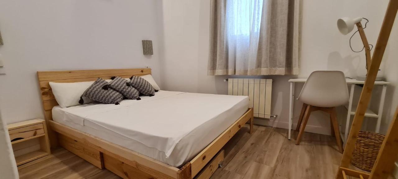 Double Room with Shared Bathroom,1368826277:JPEG