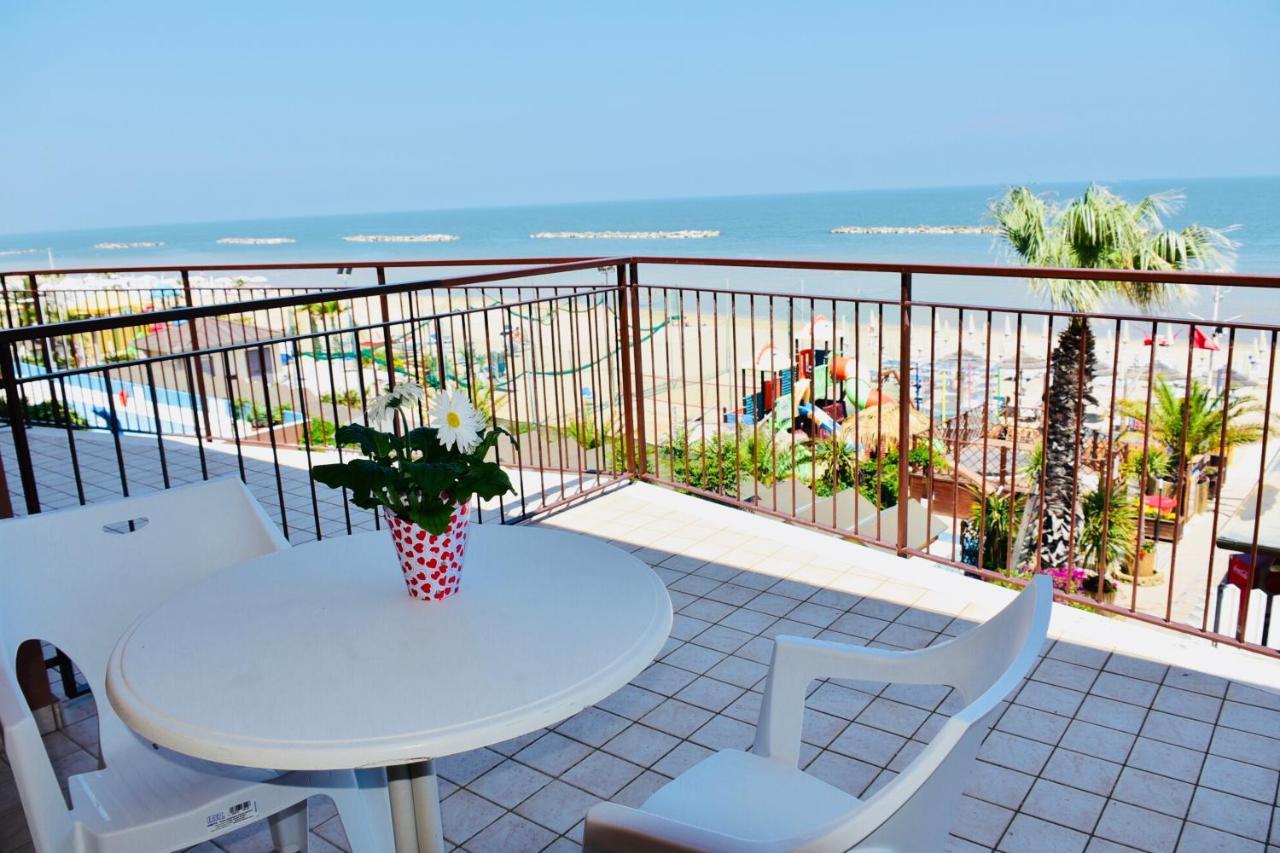 Family Room with Sea View