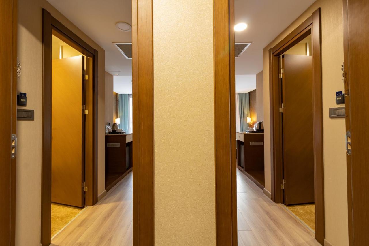 Two Connecting Double Rooms with Mountain View