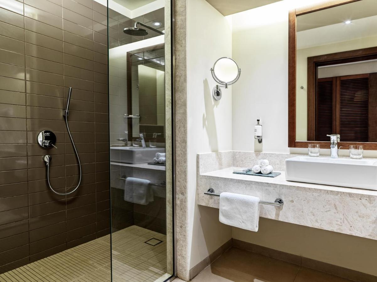 Deluxe Ocean View Room Twin Beds Aqua Park Entrance