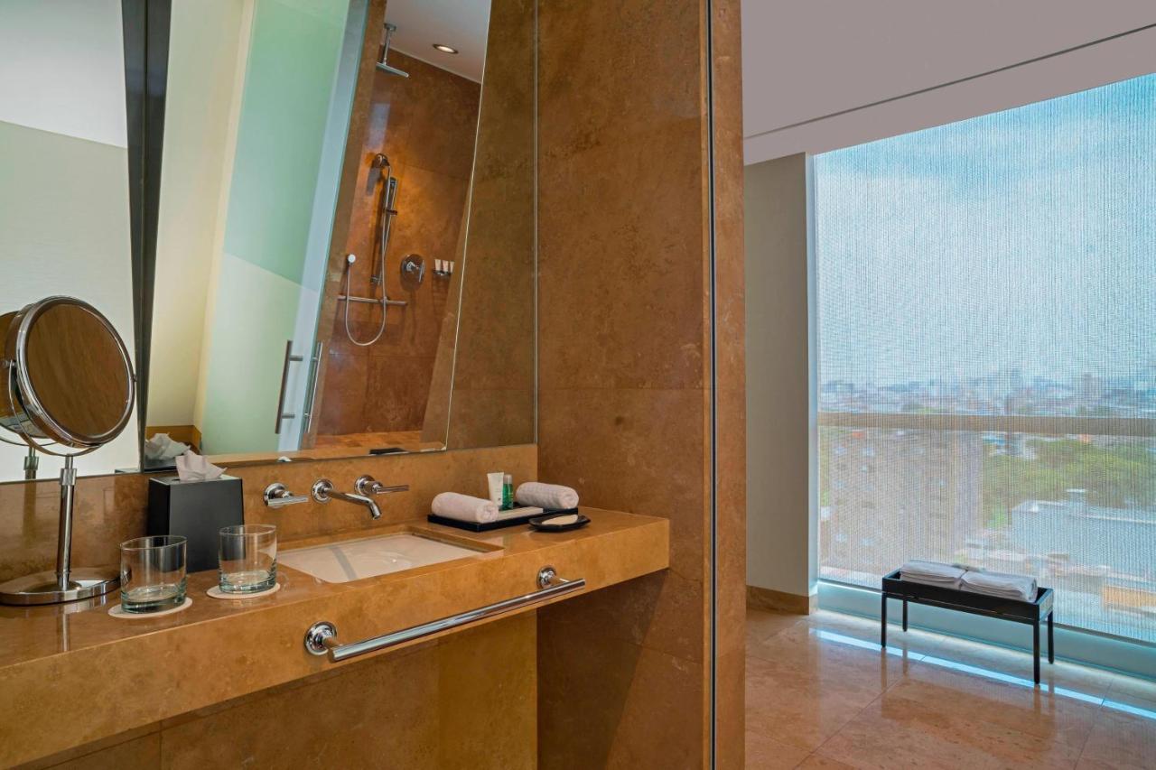 Deluxe, Guest Room, 2 Queen, Low floor,1370642480:JPEG