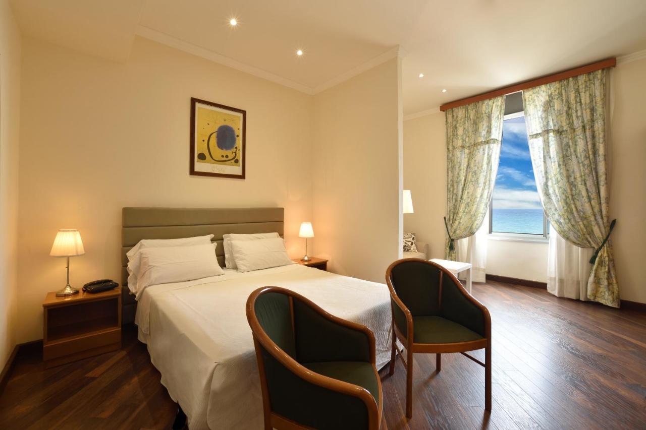 Doppelzimmer mit Meerblick
