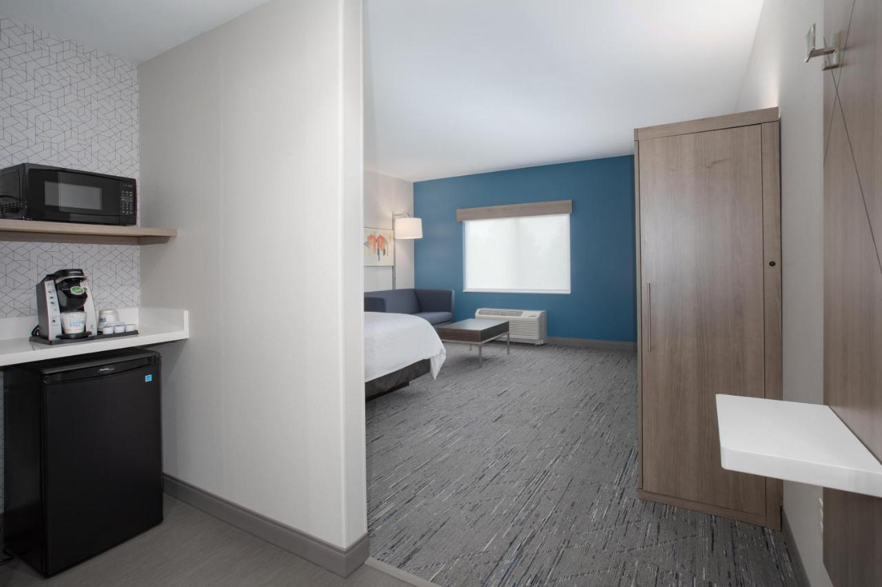 King Suite with Bath and Shower