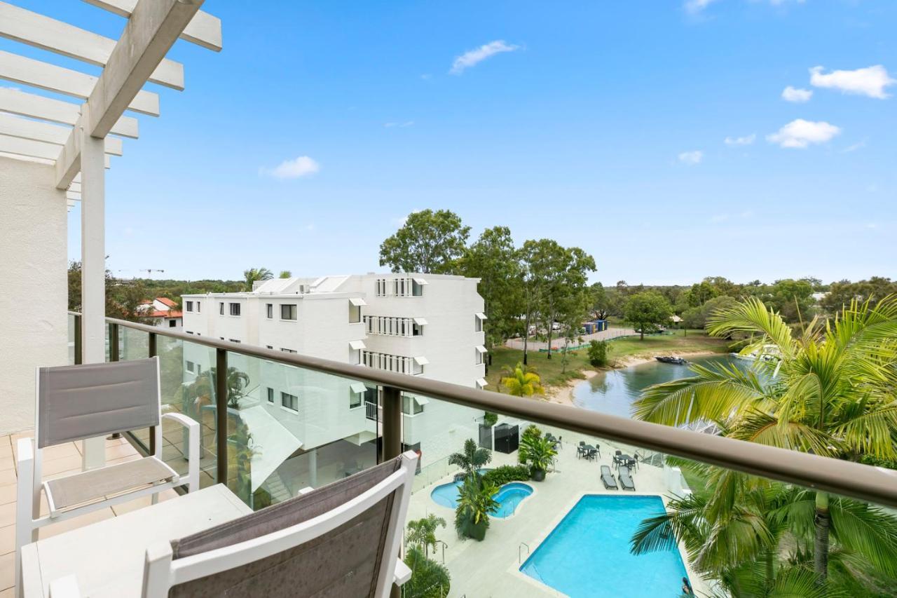 Deluxe Three-Bedroom Apartment with River View