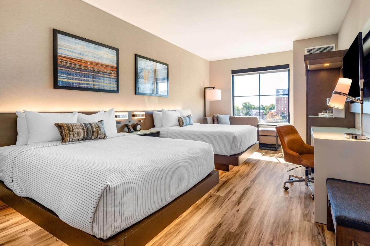 Standard Queen Room with Two Queen Beds - Non Smoking