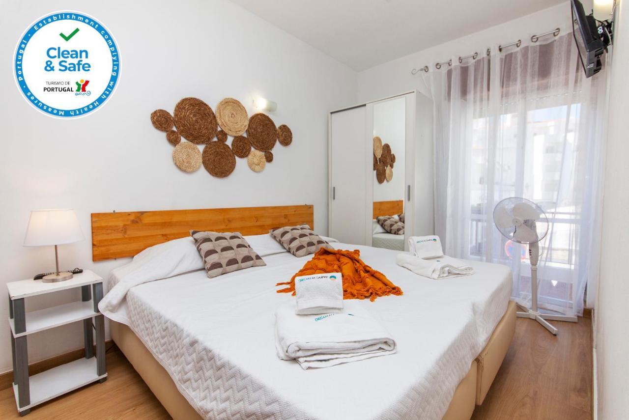 Quarto Twin com Casa de Banho Privativa