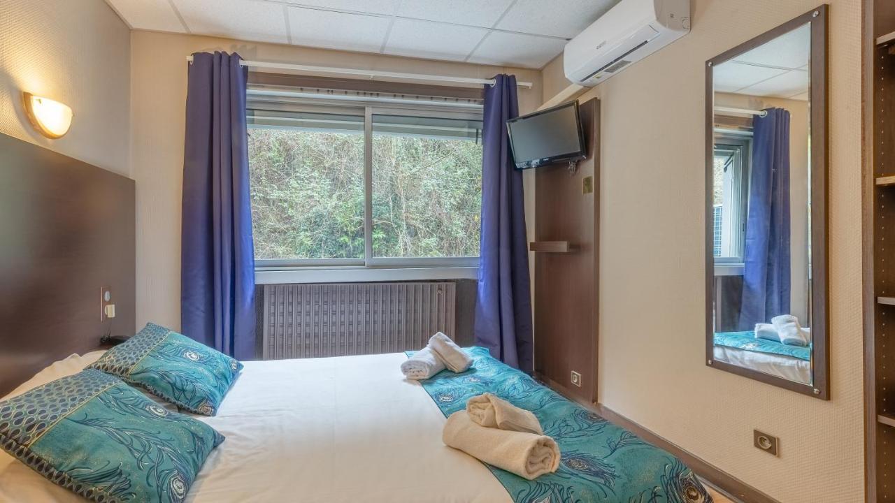 Standard Double Room - Hill Side