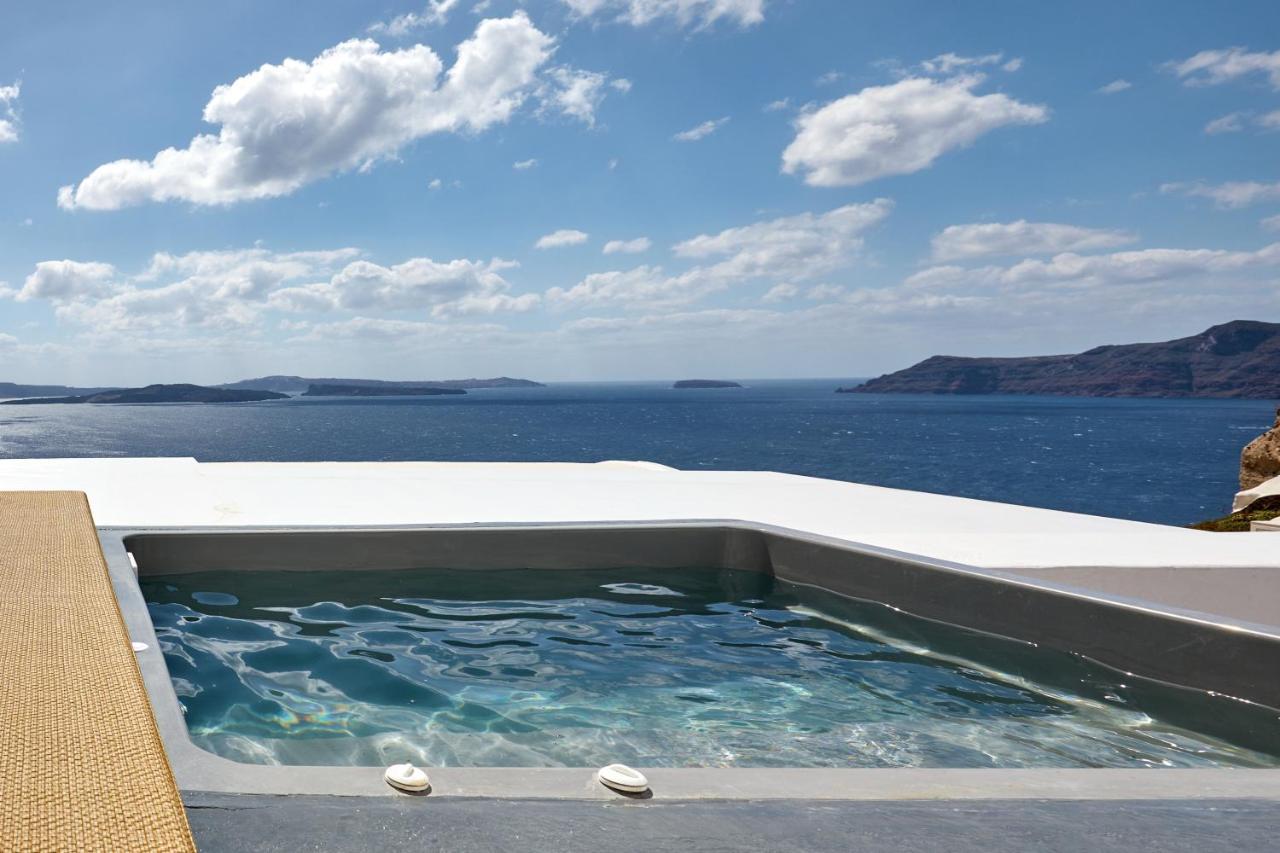 Deluxe Suite outdoor heated jetted tub,1377368504:JPEG