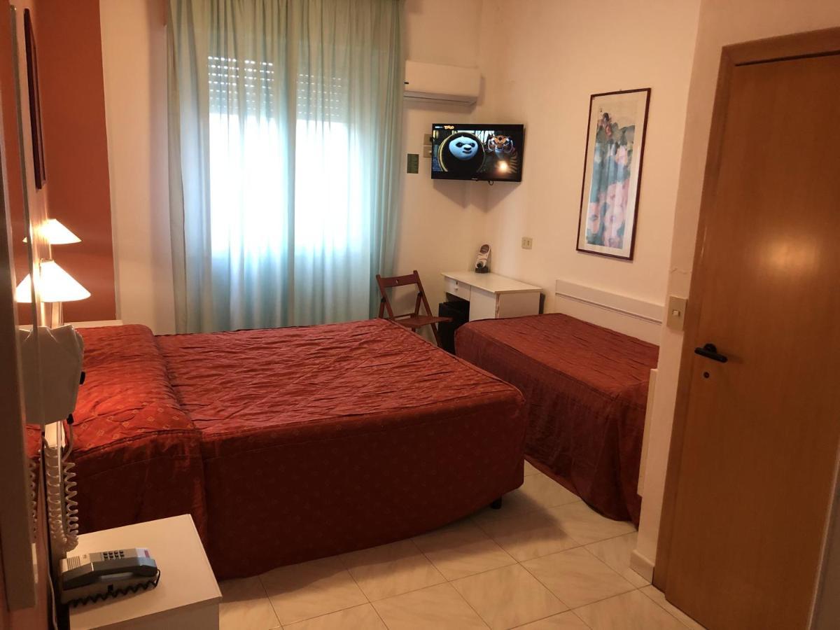 Economy Triple Room