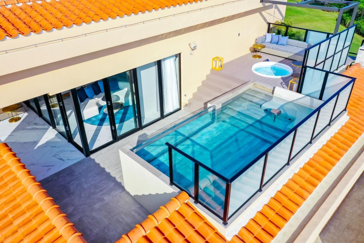Executive Pool Suite (7F)