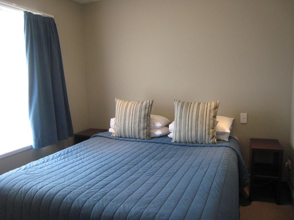 Deluxe Two-Bedroom Apartment