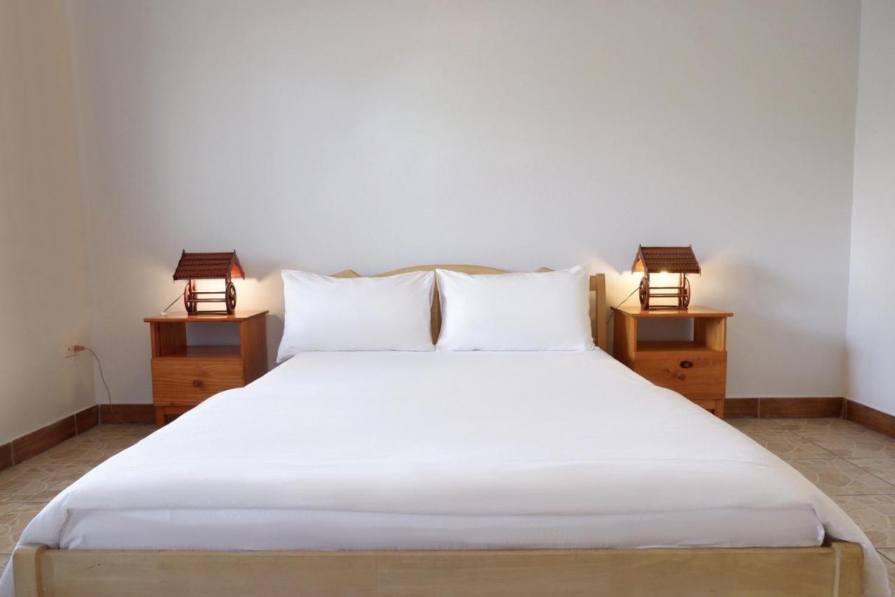 Zimmer mit Queensize-Bett und Meerblick