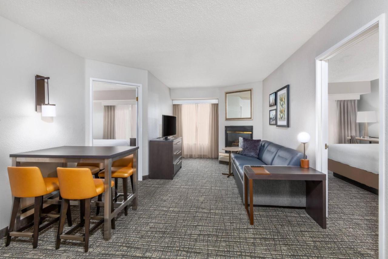 Two-Bedroom Suite,988159600:JPEG
