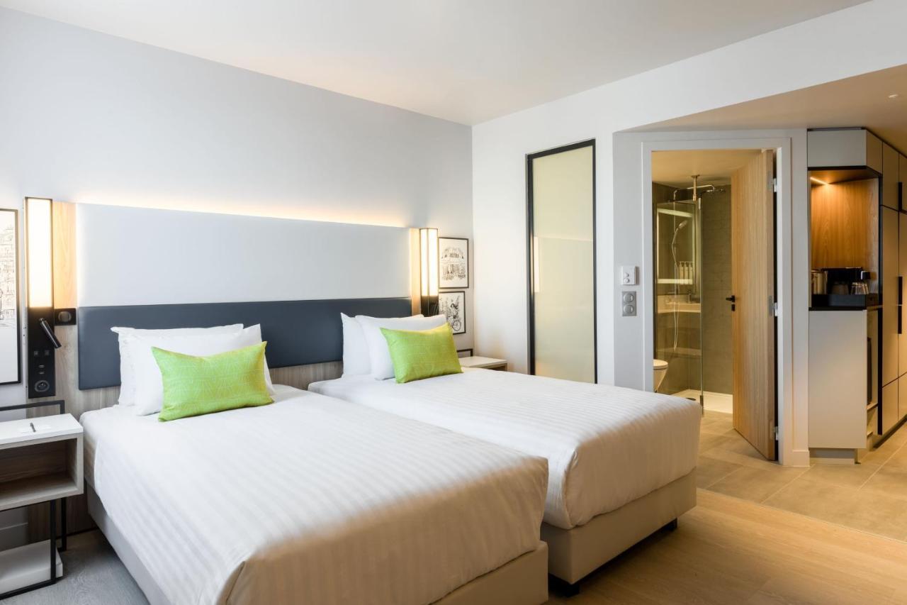 Deluxe Guest Room with 2 Twin/Single Bed(s)