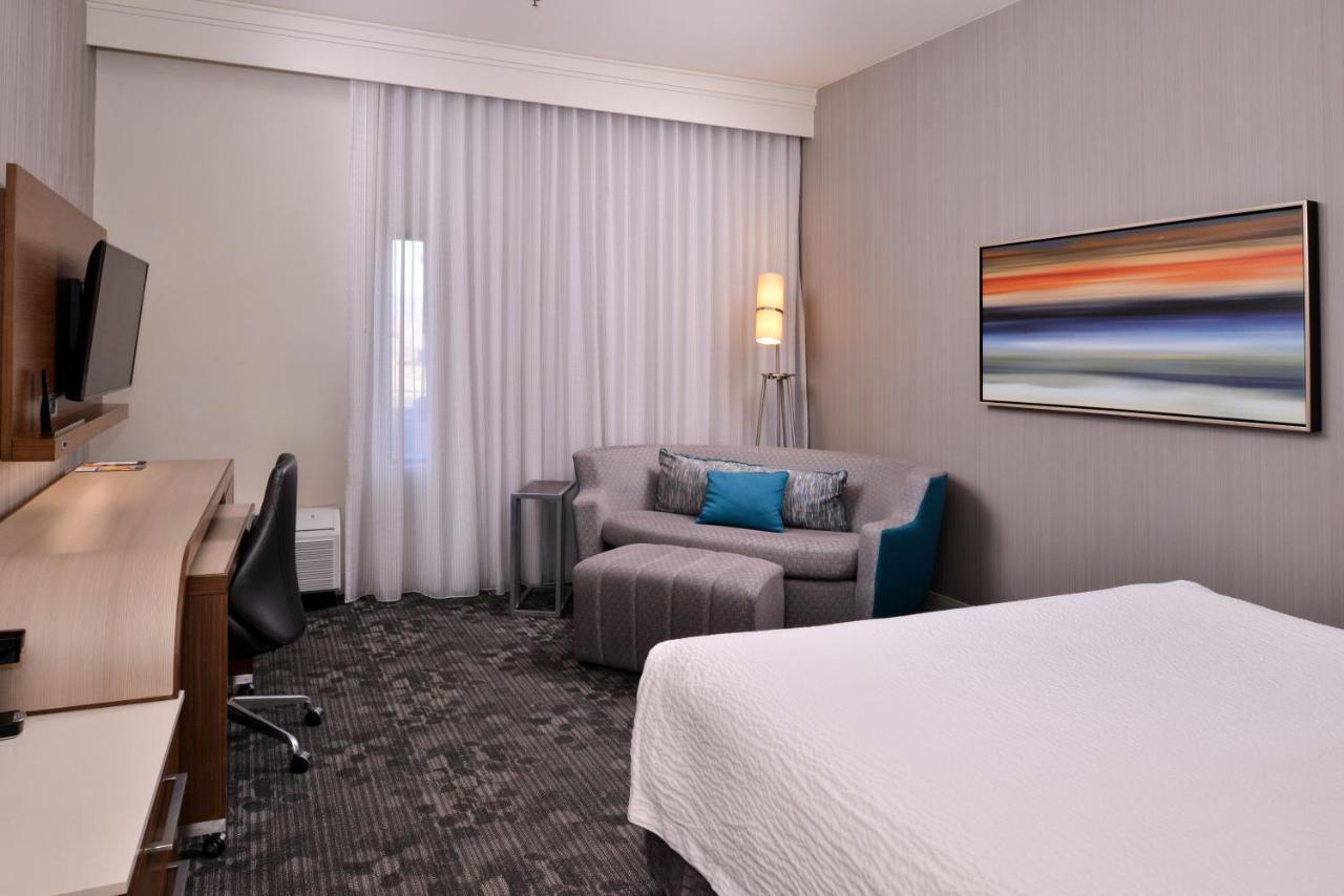 One-Bedroom King Suite,1617845934:JPEG