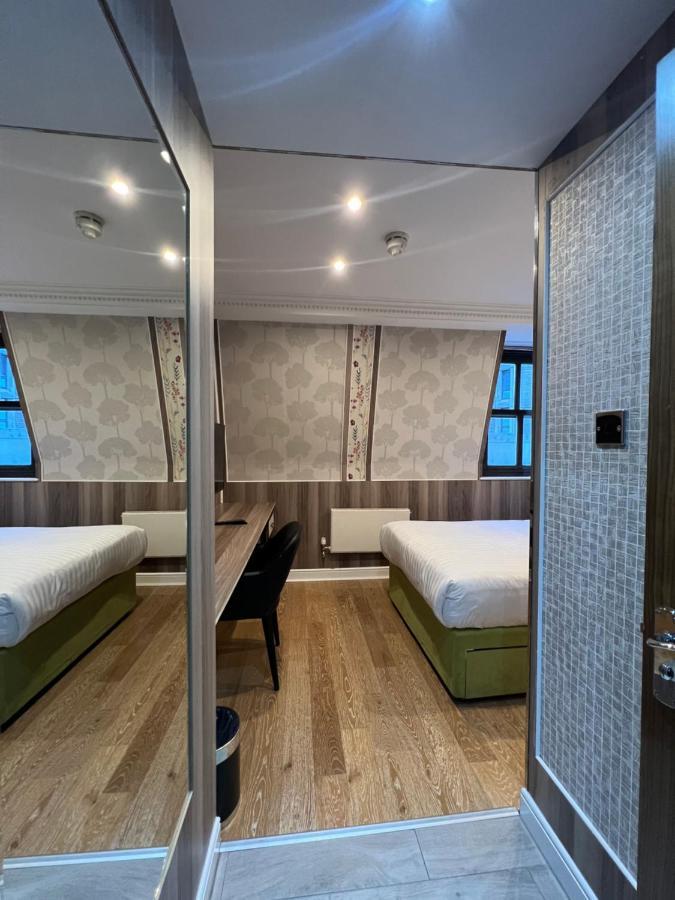 Double Room Private Bathroom