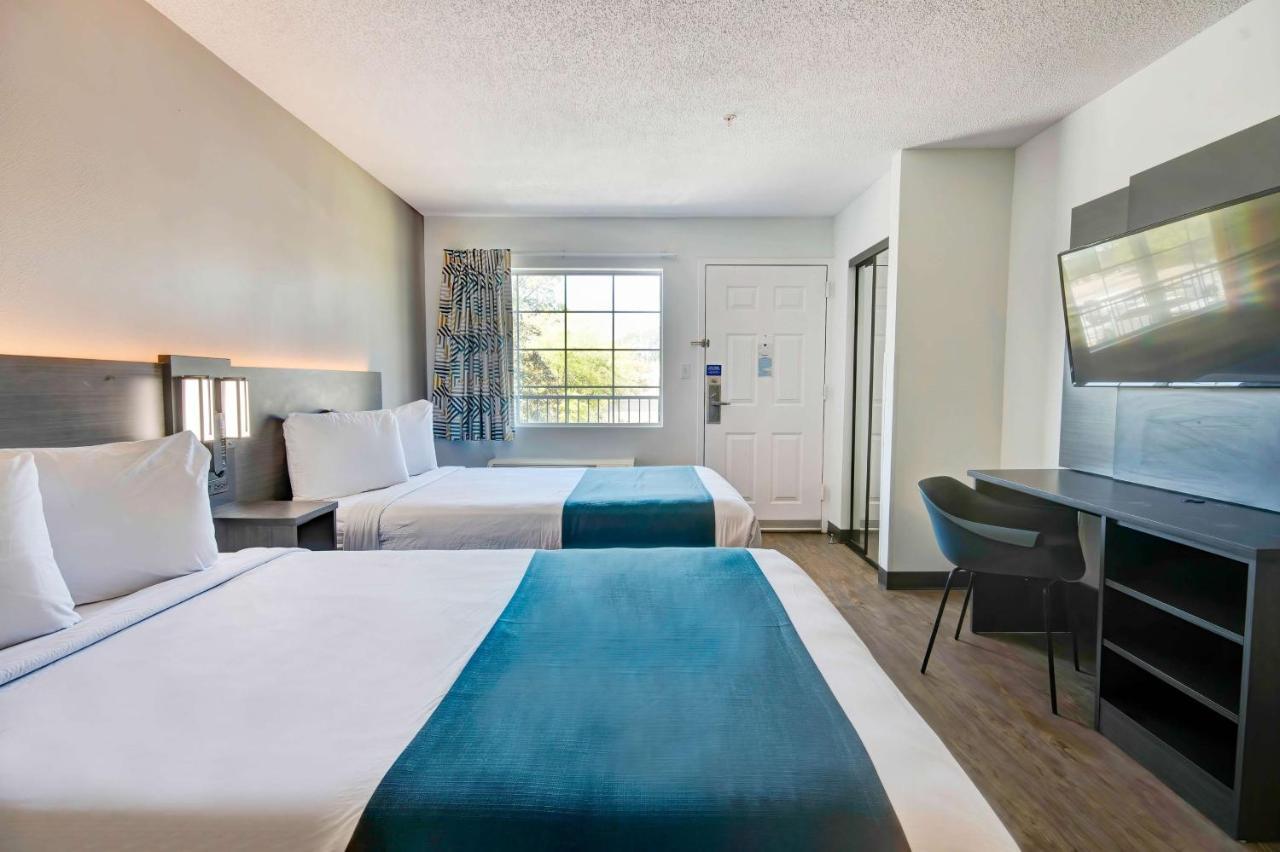 Quadruple Room - Non-Smoking