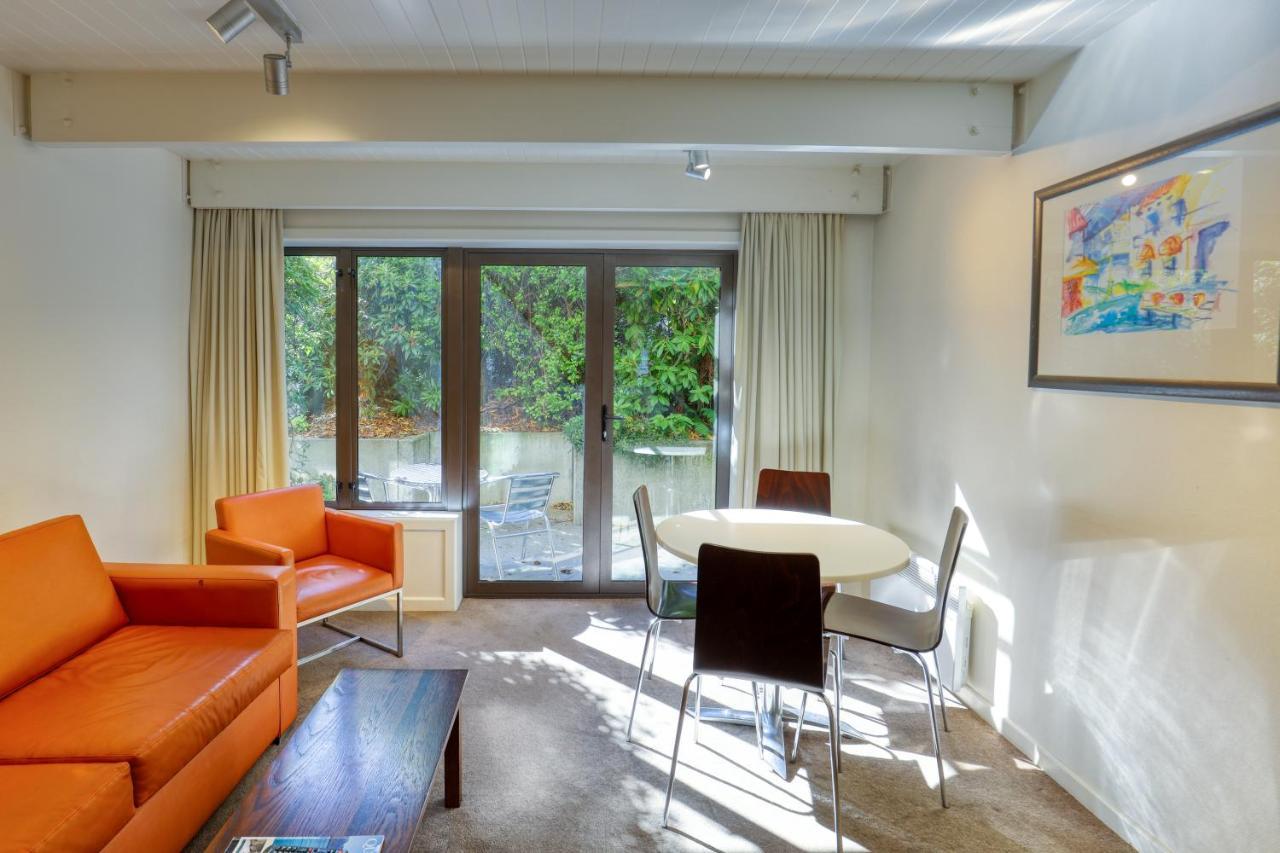 Two-Bedroom Apartment with Courtyard