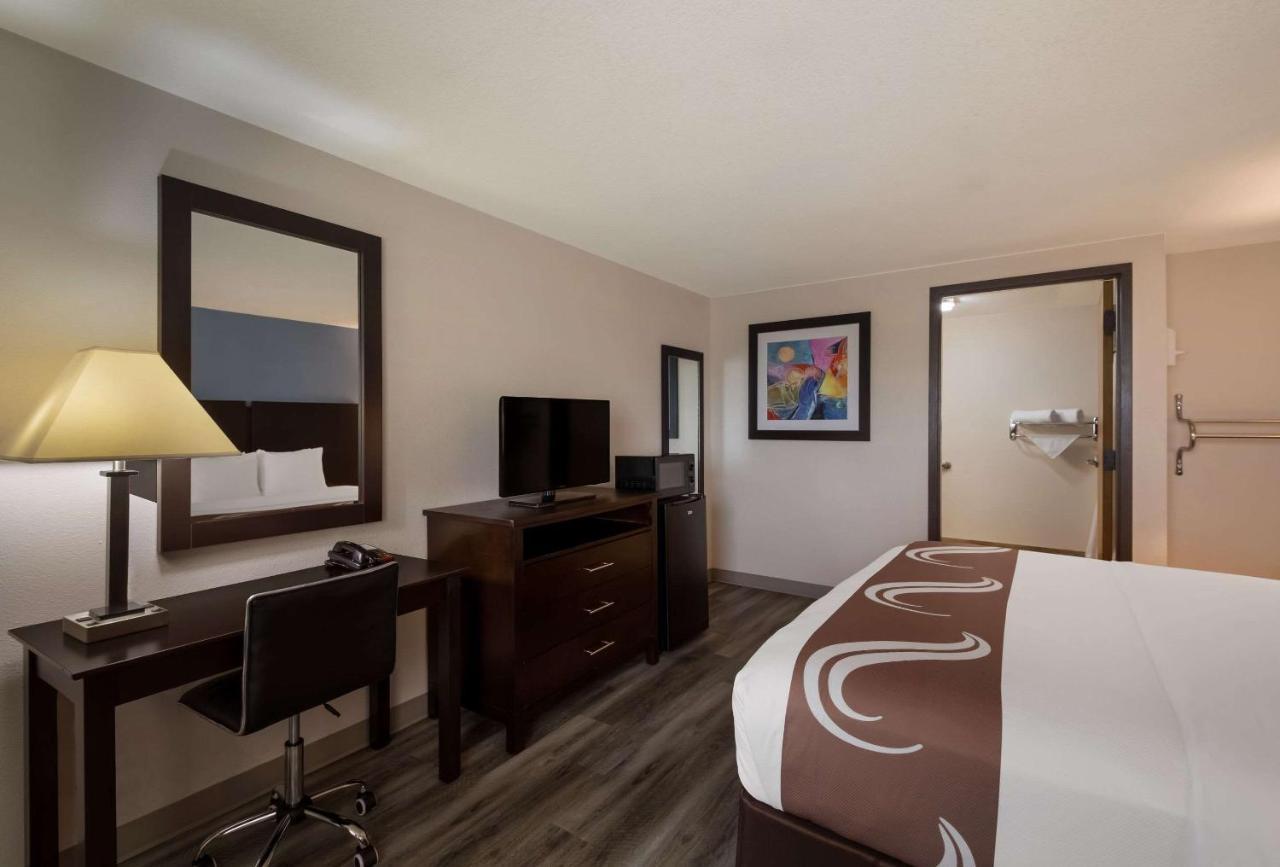 King Room - Accessible/Non-Smoking