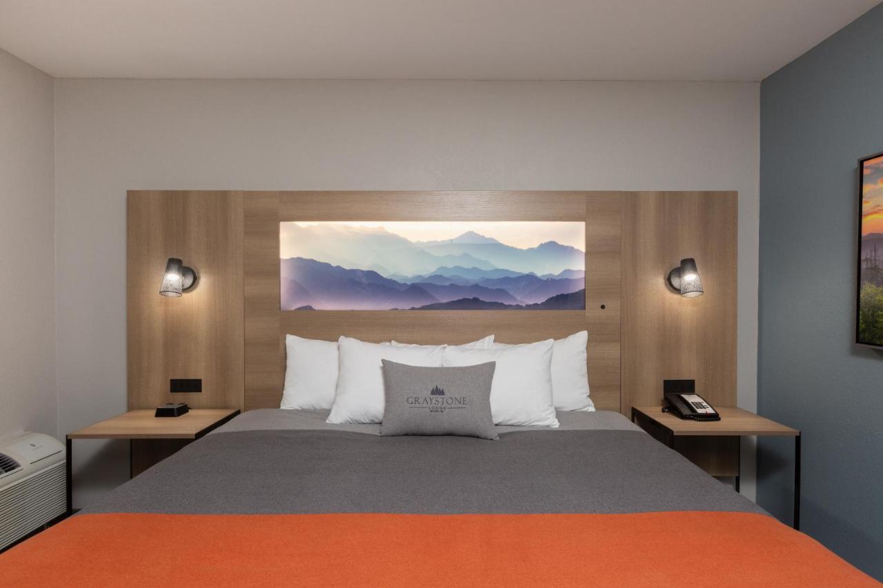 King Room with Roll-In Shower - Disability Access/Non Smoking