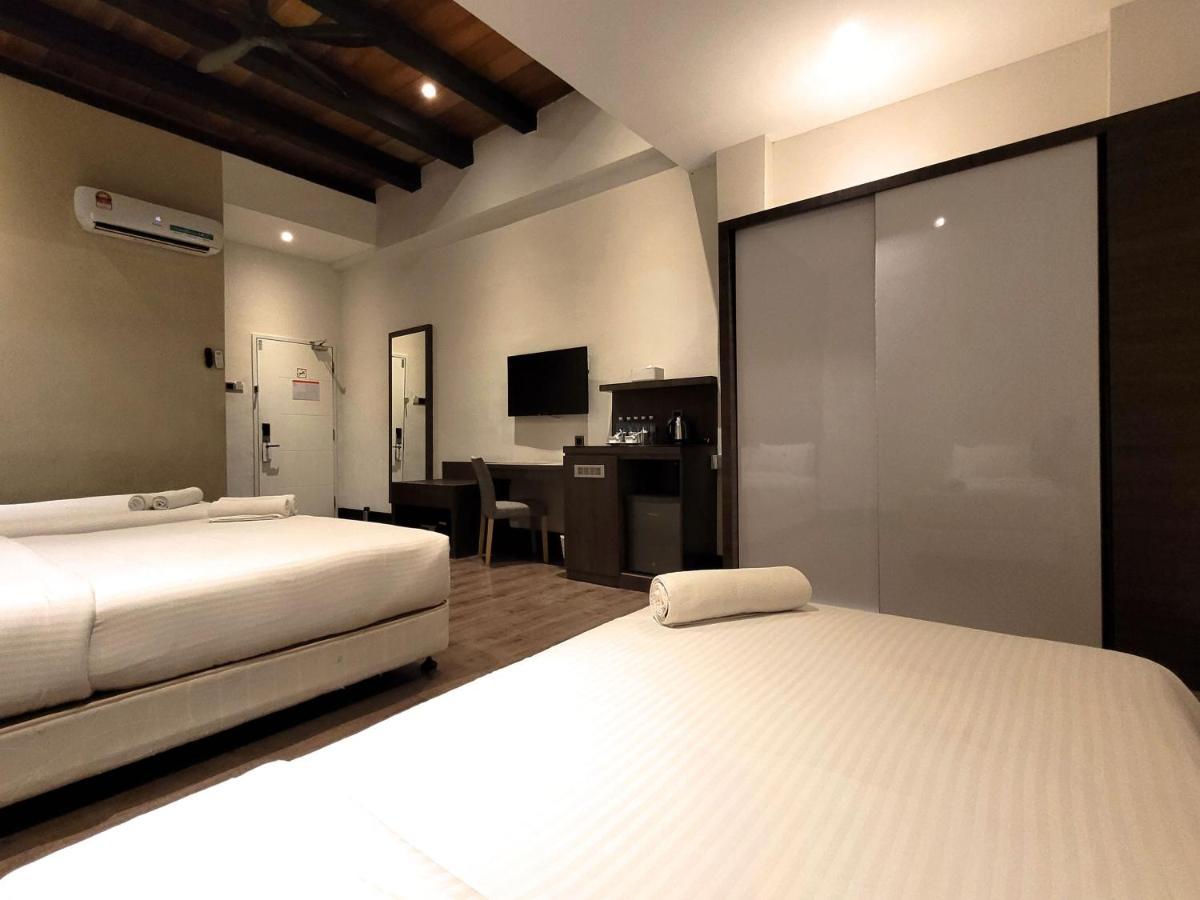 Deluxe Family Room