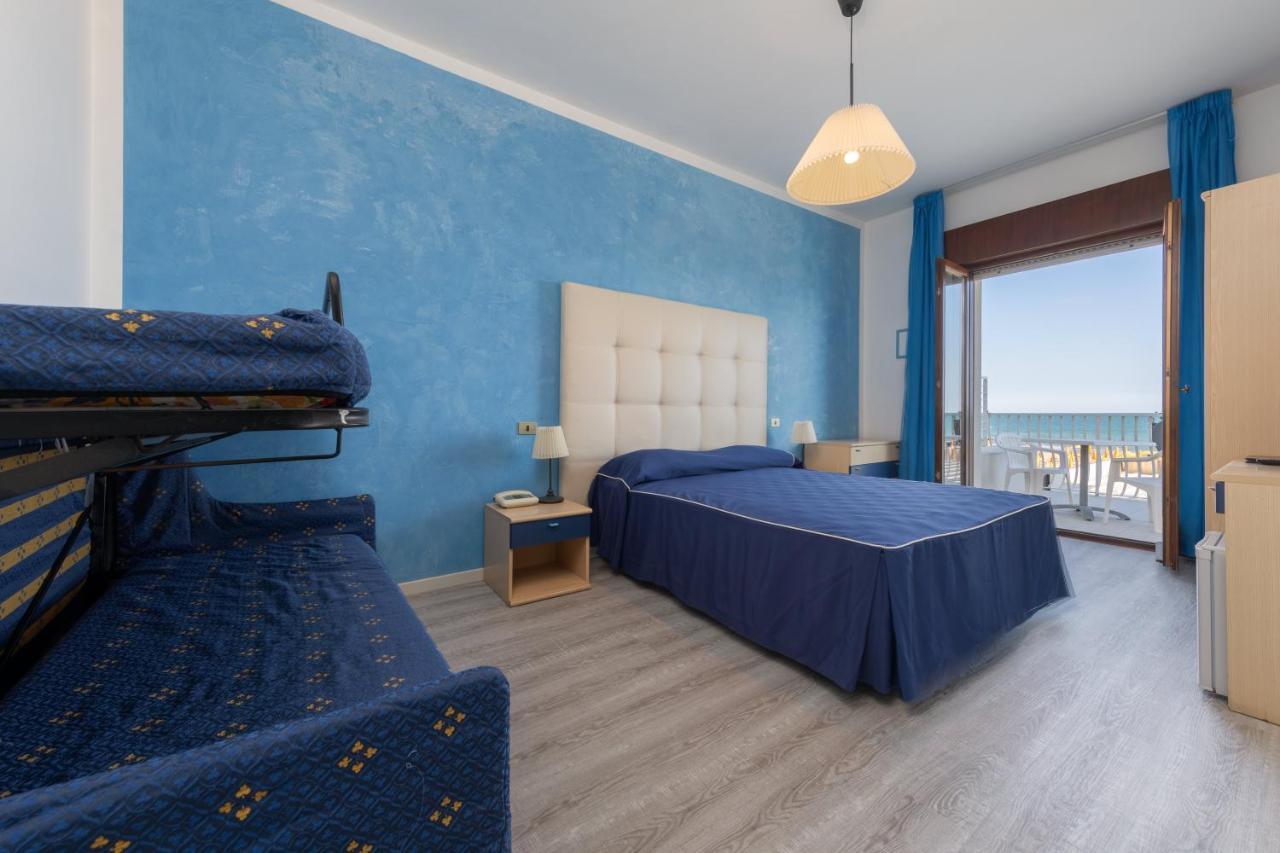 Quadruple Room with Sea View and Terrace