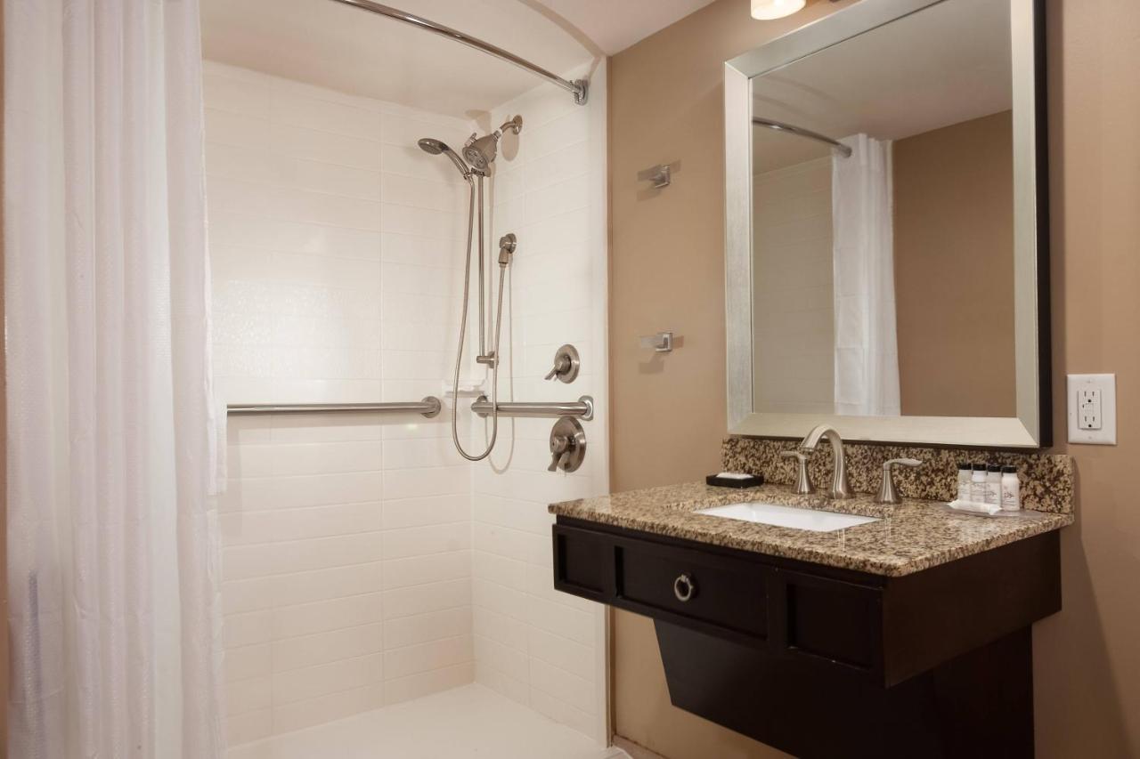 One-Bedroom King Suite