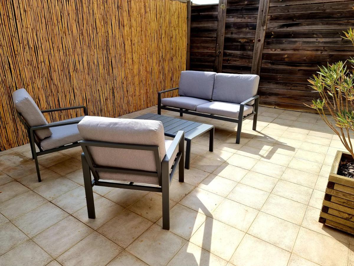 Superior Family Room,1586106172:JPEG