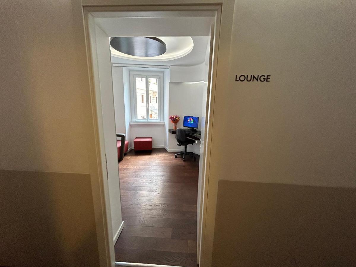 Quadruple Room Pantheon View,1377749384:JPEG
