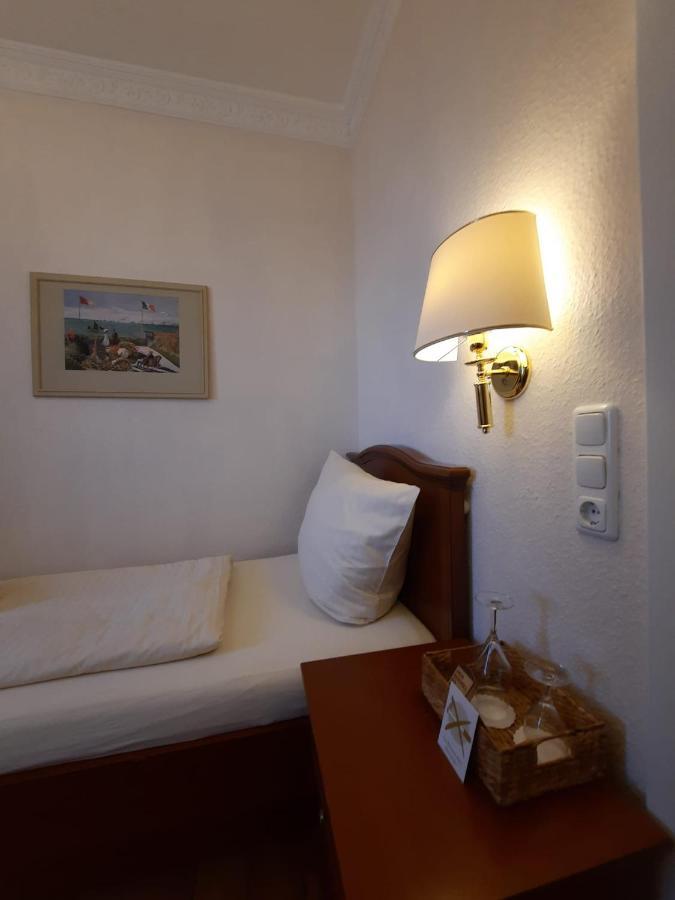 Single Room,1377916871:JPEG