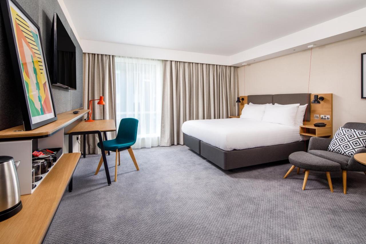 Queen Room - Accessible