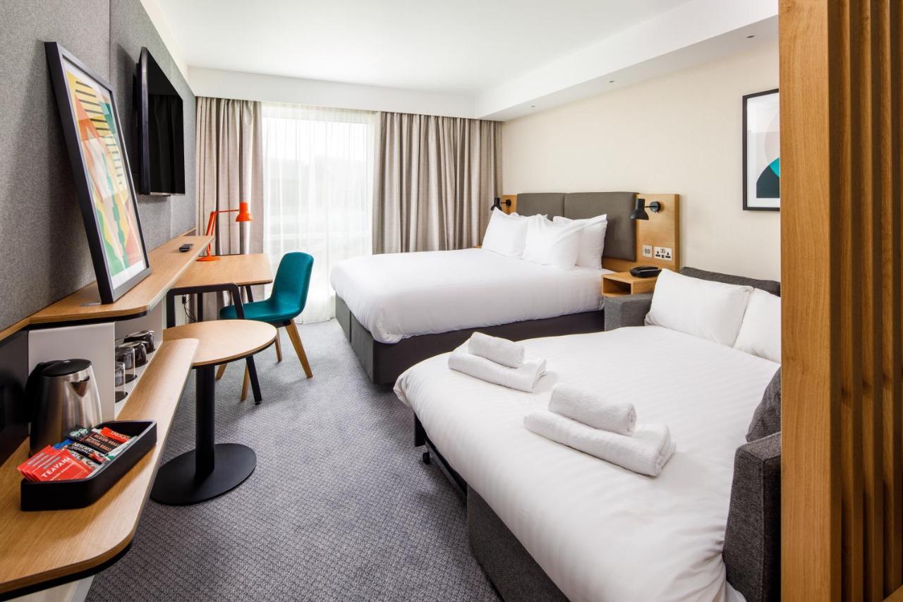 Queen Room with Sofa Bed