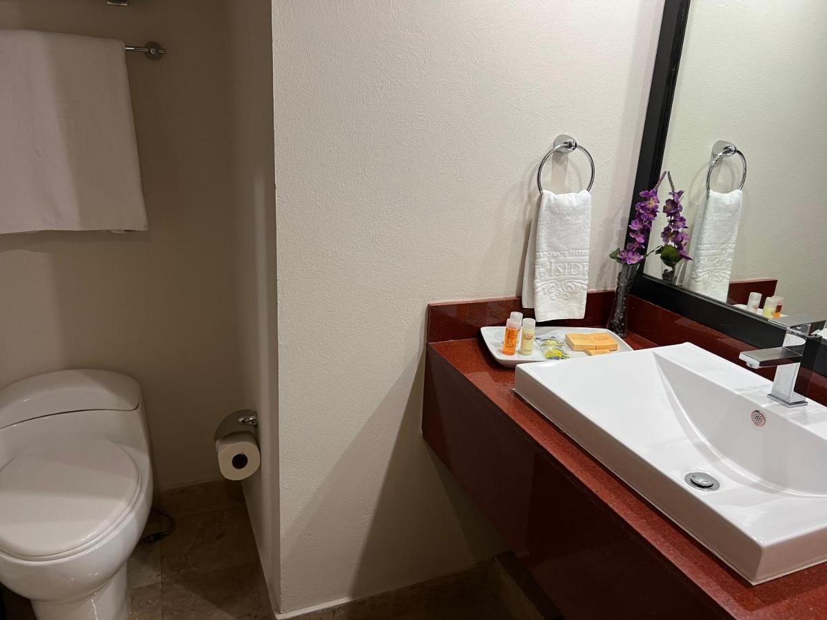 Royal Two-Bedroom Apartment,1378636118:JPEG