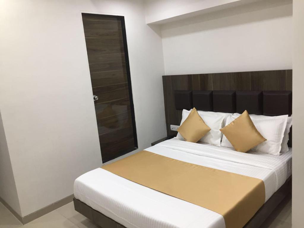 Single Room with Bathroom