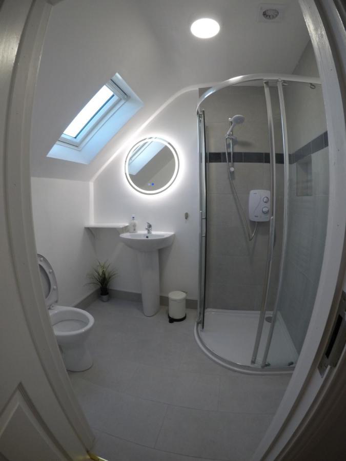 Triple Room with Private Bathroom