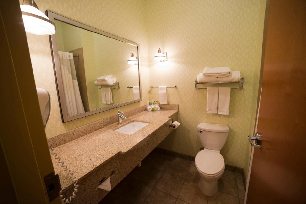 Queen Suite with Two Queen Beds and Sofa Bed
