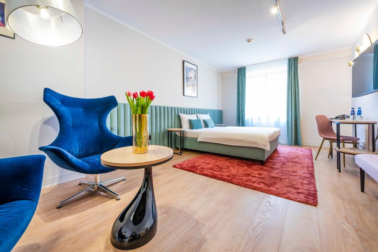 One-Bedroom Apartment,1383803390:JPEG