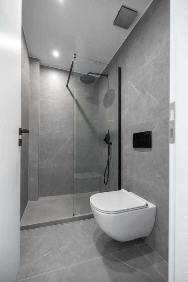 Executive Suite,1380193370:JPEG