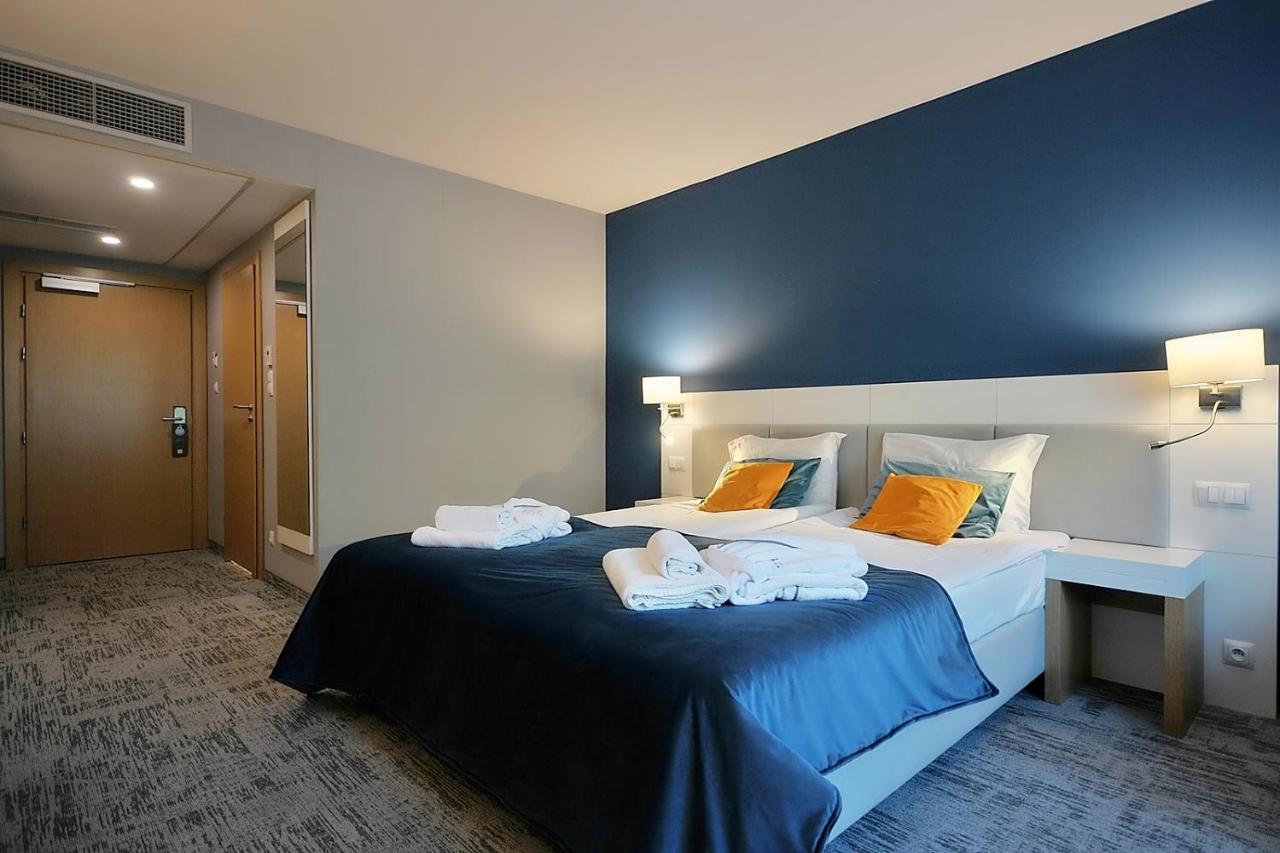 Deluxe Doppelzimmer (2 Erwachsene & 1 Kind)