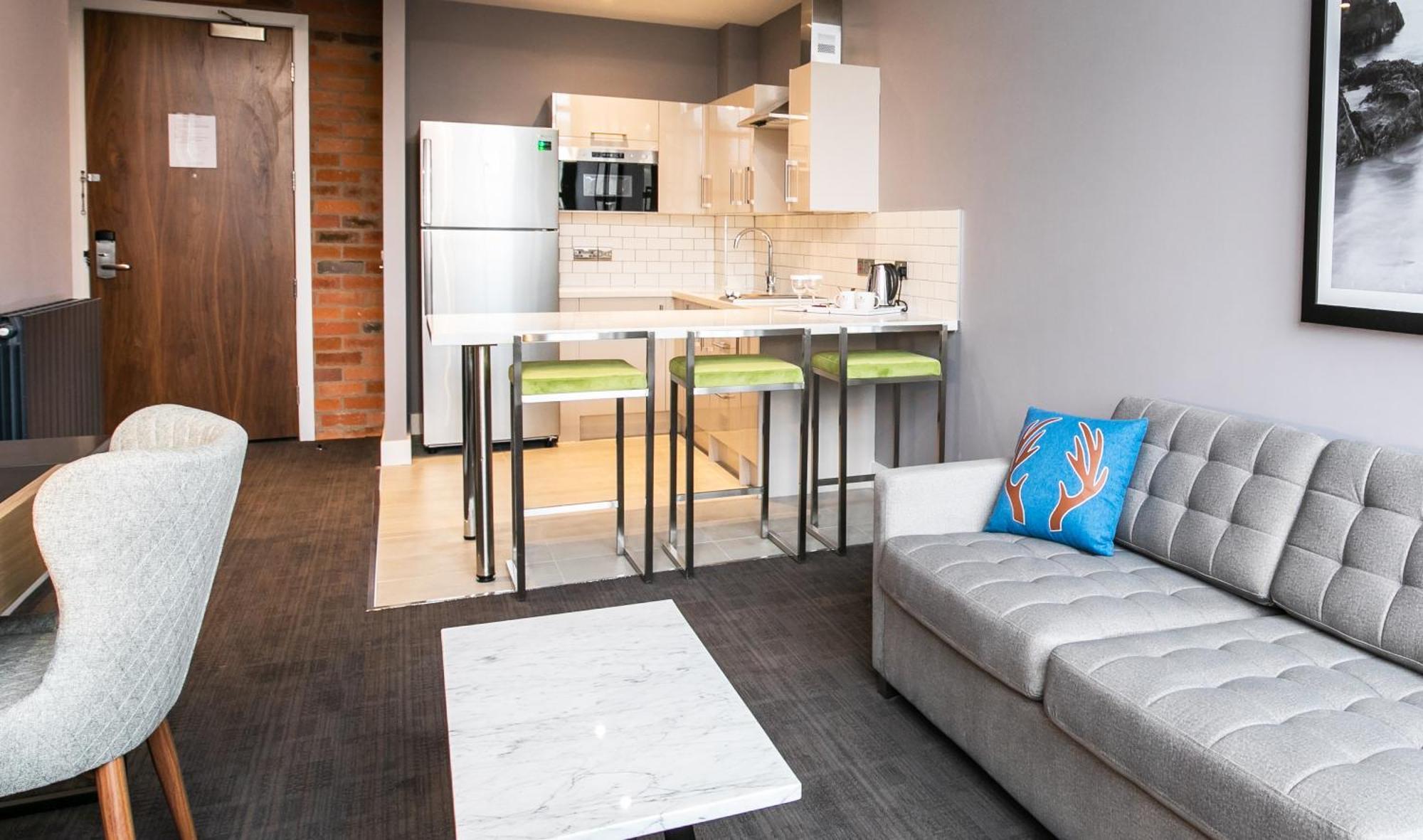 Executive Suite 1 Bedroom 1 King Sofa Bed Kitchen Kitchen